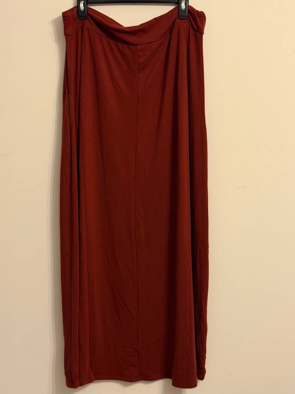 Zenana Outfitters Plus-Size Tie-Waist Maxi Skirt in Burgundy and Cream - Picture 4 of 4